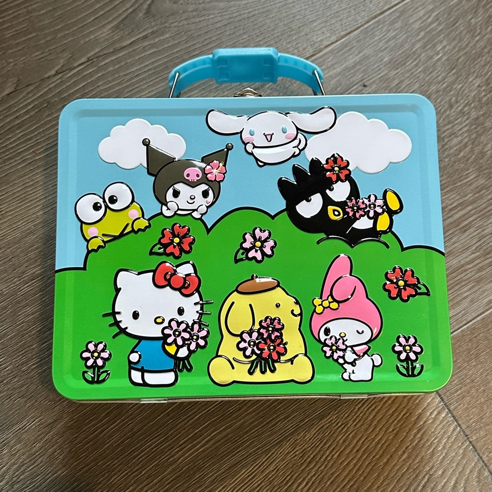 Hello kitty tin box